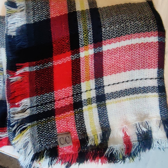 💛 Limited Time Sale💛CeCe Vibrant Plaid Scarf in Red, Black, Yellow, and White - Picture 4 of 5
